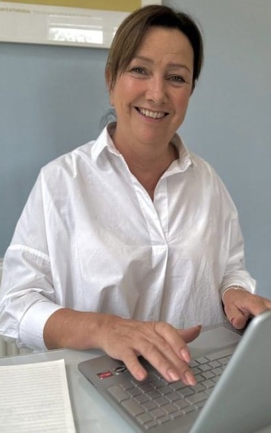 Carolyn Cowperthwaite — Executive Coach